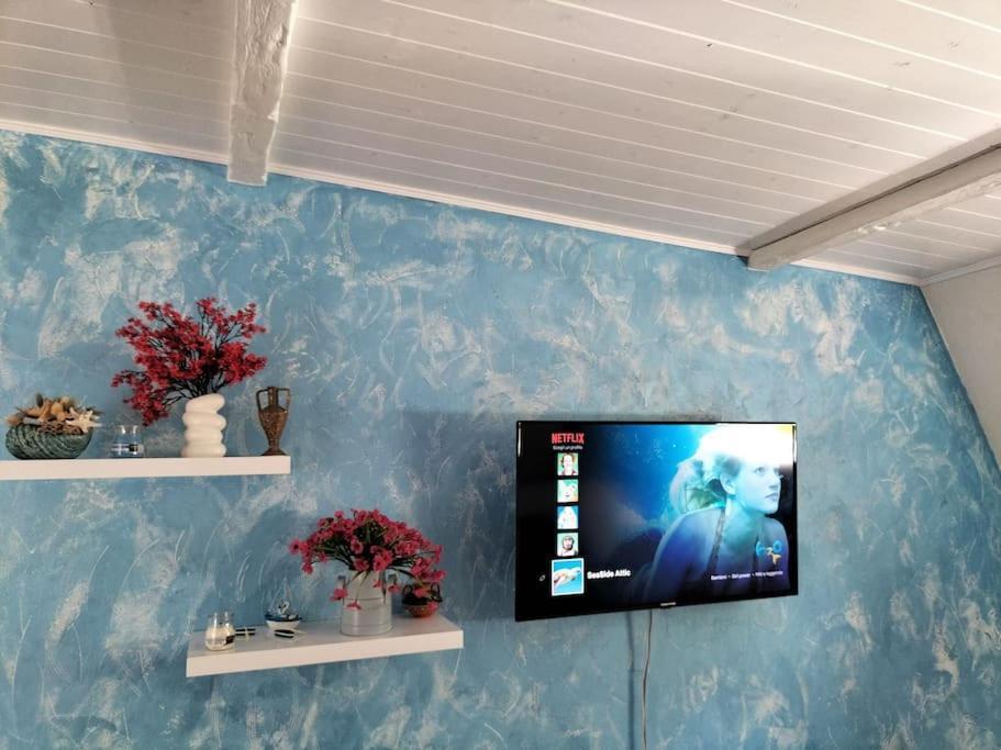 Sea Side Attic Apartment Росолина Маре Екстериор снимка