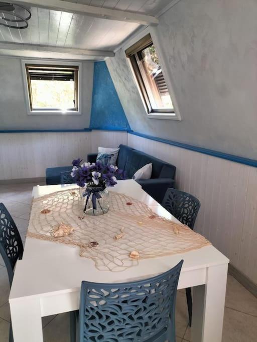 Sea Side Attic Apartment Росолина Маре Екстериор снимка